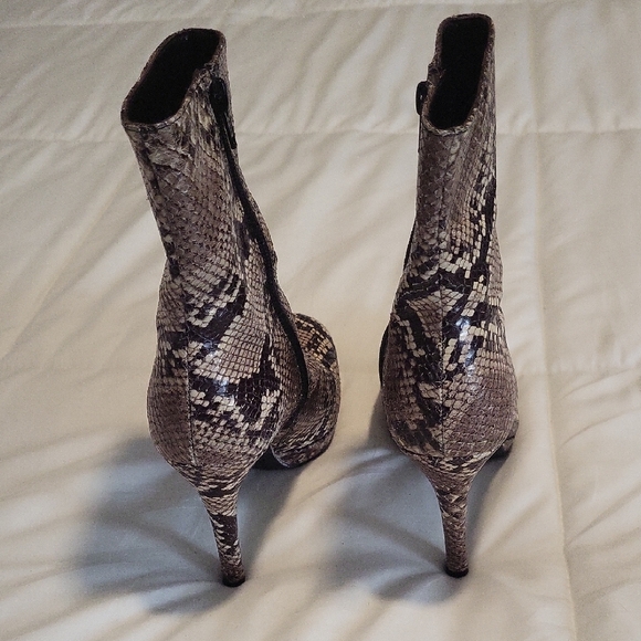 Stuart Weitzman Snakeskin Heeled Boots - Picture 3 of 6